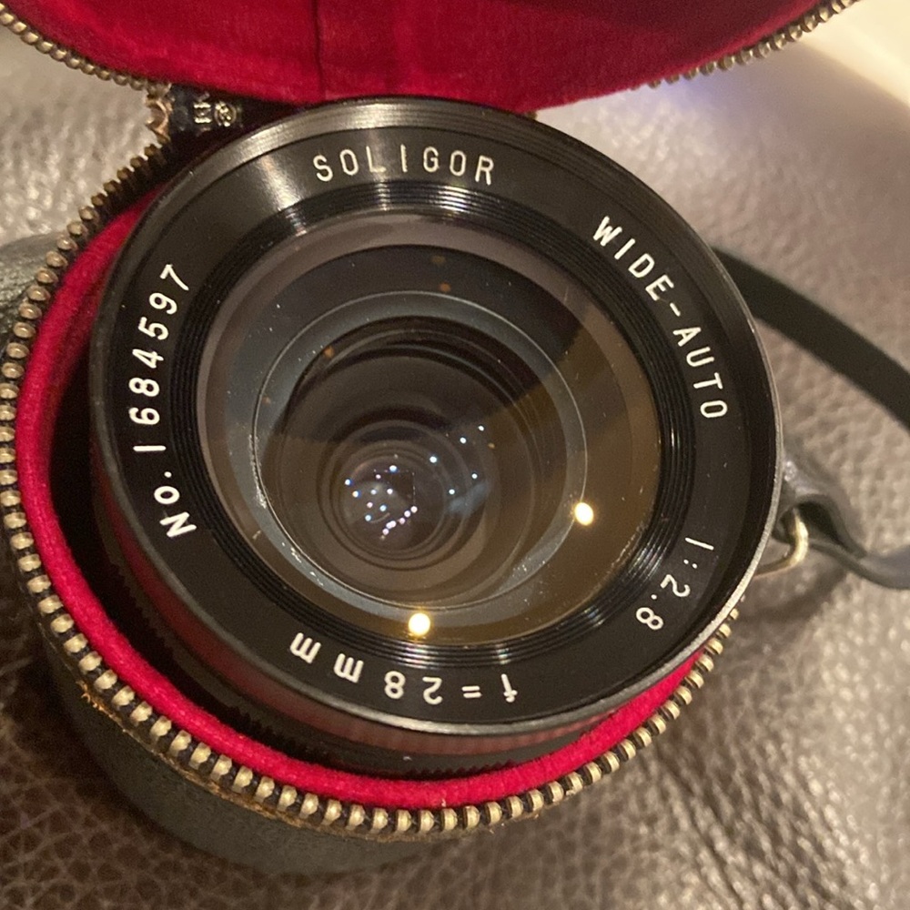 Soligor lens with black leather case included - Picture 11 of 11